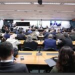 Câmara dá largada à reforma administrativa com pacote que mira privilégios e eficiência