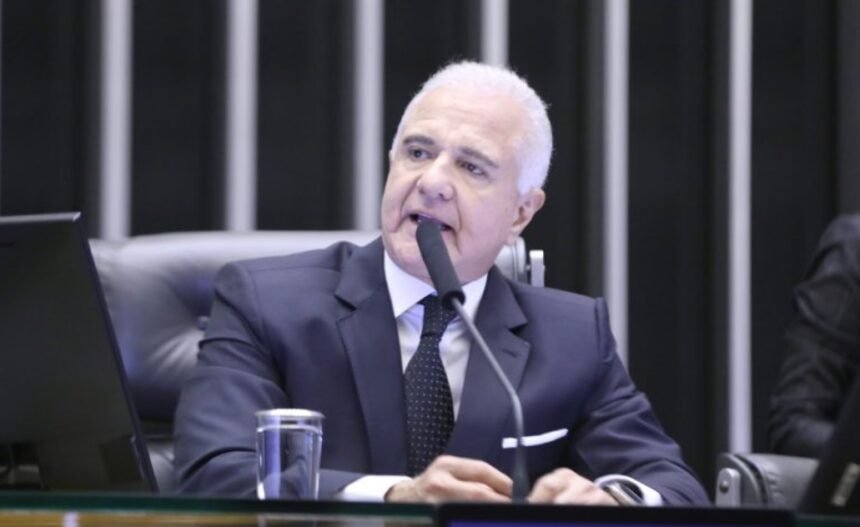 Deputado exige punição severa para adulteração de bebidas: 'É crime hediondo'