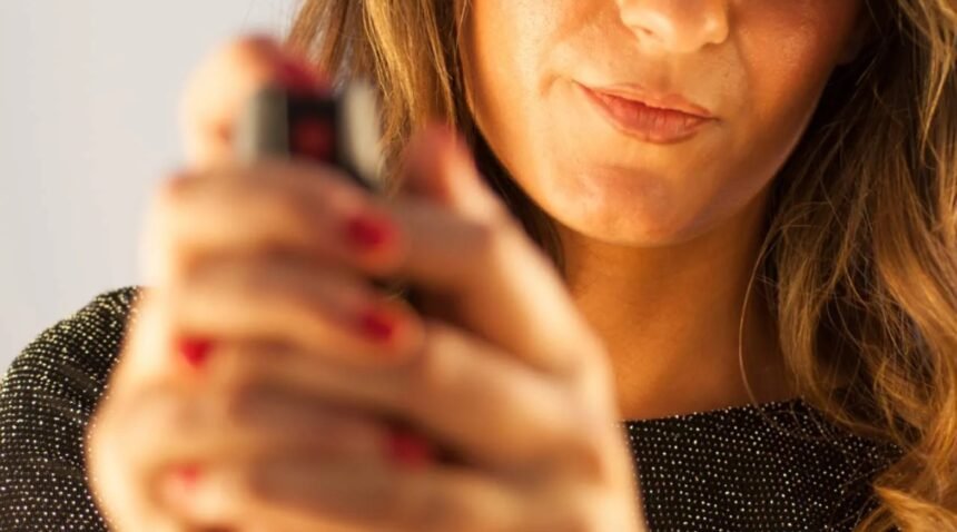 Alerj libera spray como arma de defesa para mulheres no RJ