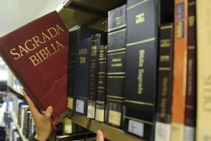 Projeto que proíbe alterações na Bíblia empaca no Senado