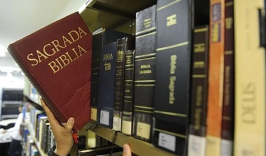 Projeto que proíbe alterações na Bíblia empaca no Senado