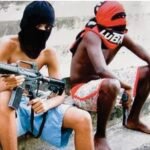 Internação de menores pode chegar a 10 anos com projeto relatado por Flávio Bolsonaro