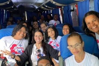 Ônibus-escola leva cursos gratuitos de tecnologia e capacitação a mulheres da Zona Oeste