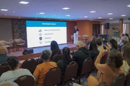 Secretaria das Cidades destaca avanços em mobilidade urbana no 2º Fórum Regional da Região dos Lagos