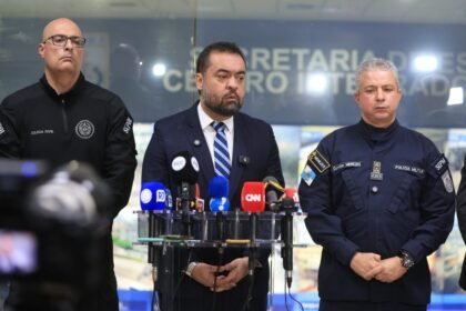 governador claudio castro, felipe curi e marcos menezes