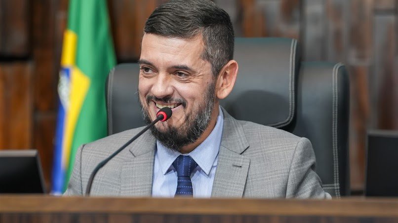 Rodrigo Bacellar lidera iniciativa para diagnóstico precoce de pé torto congênito em recém-nascidos