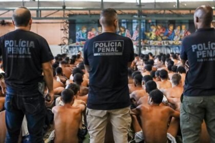 Cláudio Castro ganha holofotes na CPI do Crime após ofensiva histórica no Rio