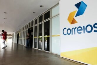 Correios mergulham em crise histórica e rombo pode atingir R$ 23 bi na gestão Lula