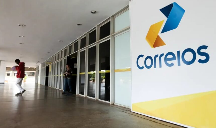 Correios mergulham em crise histórica e rombo pode atingir R$ 23 bi na gestão Lula