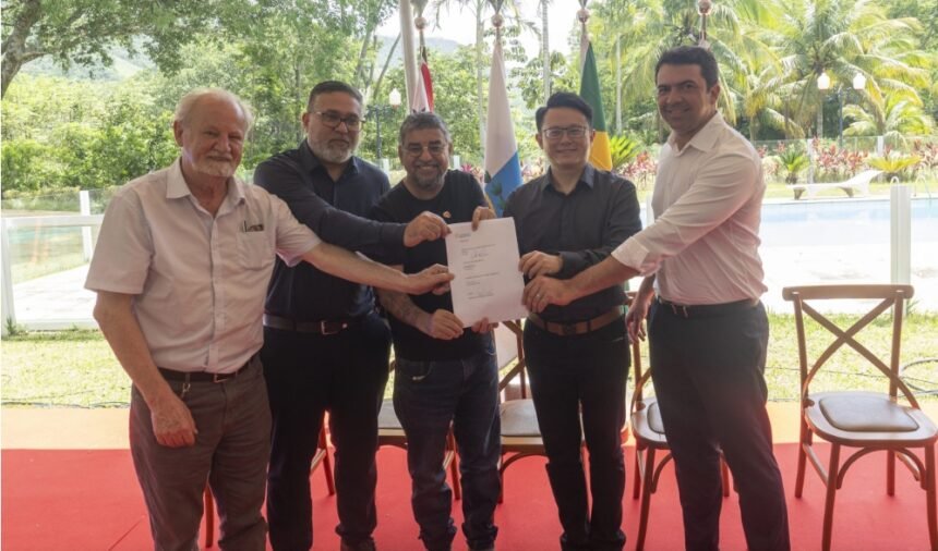 Prefeitura de Maricá anuncia fábrica de tratores em parceria Brasil-China com investimento de R$ 200 milhões