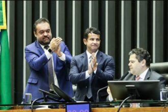 Castro confirma adesão do Rio ao Propag e projeta alívio histórico nas contas públicas