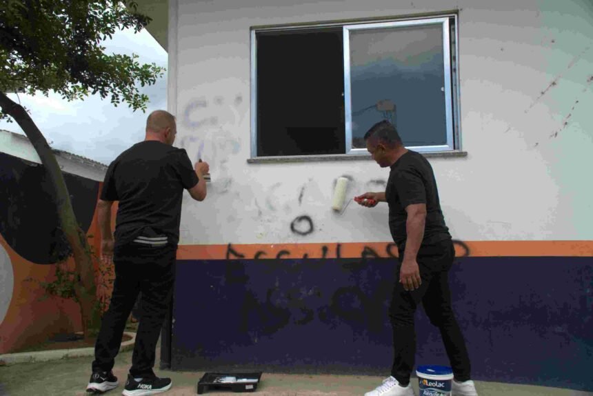 Deputado Guilherme Delaroli apaga pichações em alusão ao Comando Vermelho e avisa: 'aqui em São Joaquim, traficante não se cria'