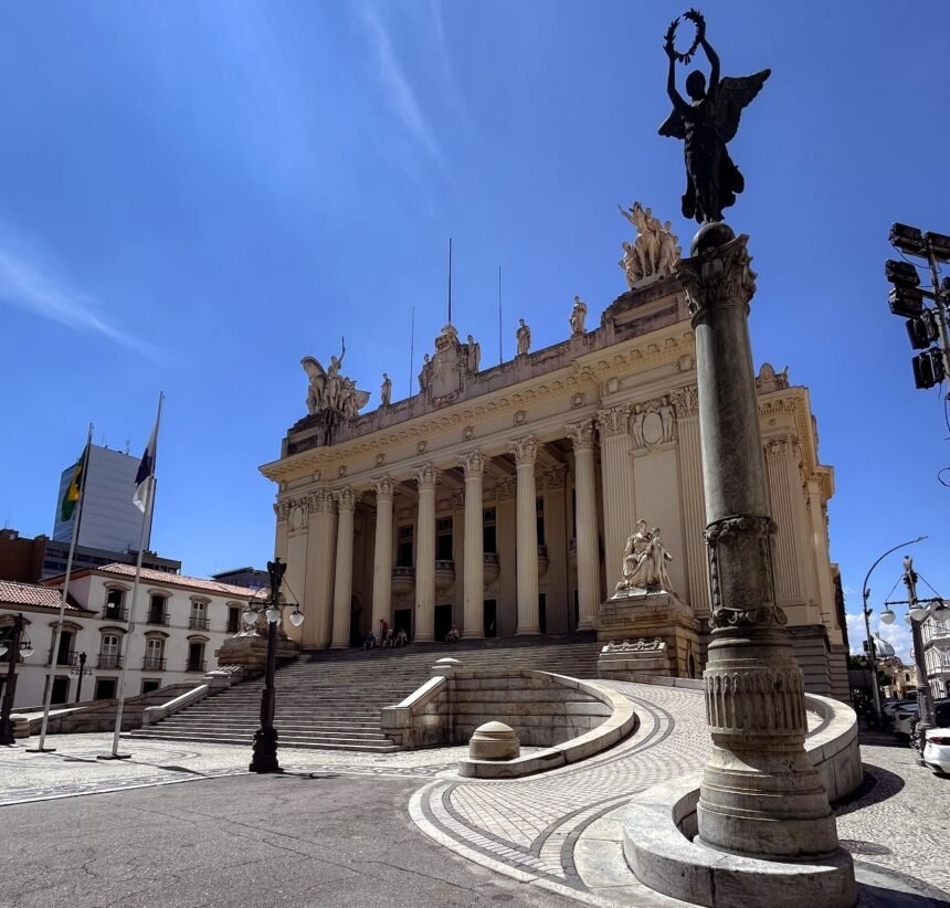 Palácio Tiradentes encena a história: visita teatral celebra a Proclamação da República