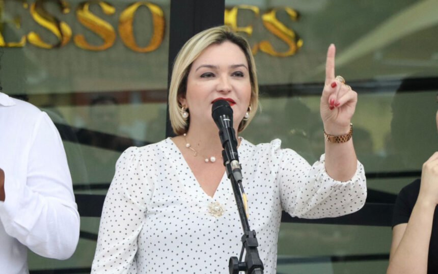 MP denúncia ex-prefeita de Araruama Lívia de Chiquinho por improbidade e nepotismo