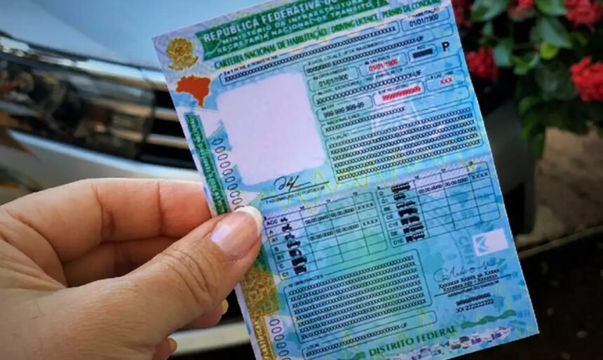 CNH sem autoescola: Contran aprova mudança histórica