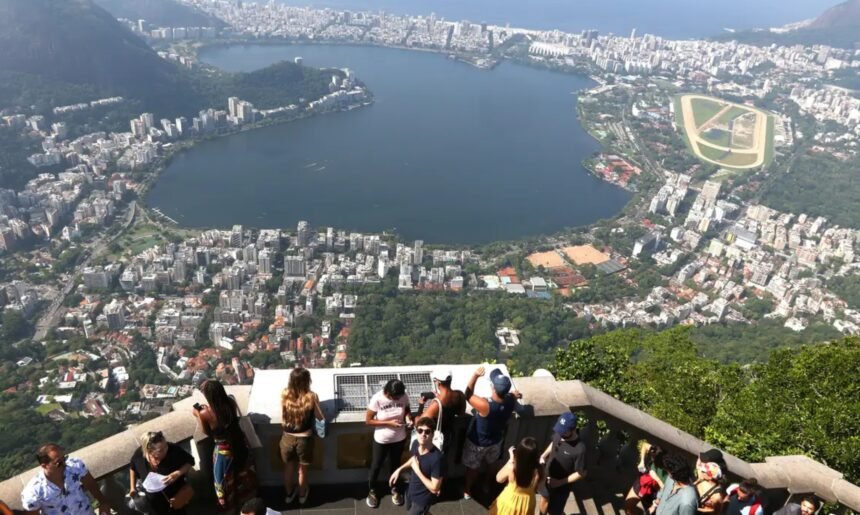 Turismo internacional dispara no Estado do Rio e movimenta bilhões com recorde de visitantes