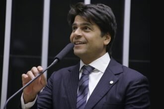 Vale tudo na política: Pedro Paulo transforma defesa de Glauber Braga em aposta para 2026