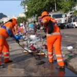Prefeitura do Rio retira verba da Comlurb para bancar Réveillon e acende alerta de colapso na limpeza urbana