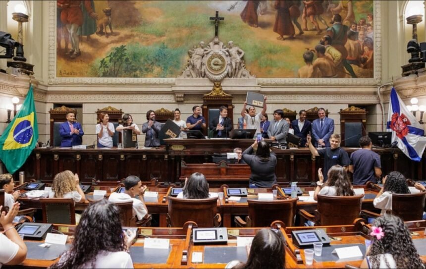 Câmara Juvenil encerra legislatura com 15 leis e celebra protagonismo estudantil