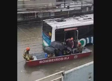 Rio afunda mais uma vez: prefeito pede atenção, mas enchentes seguem sem solução