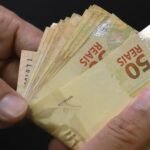 Impacto no bolso dos servidores: governo estadual paga segunda parcela do 13° nesta sexta-feira