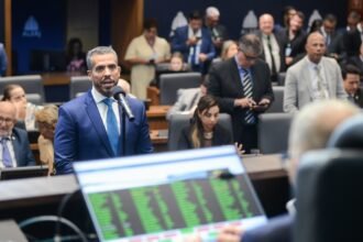 Alerj aprova adesão ao Propag e Rodrigo Amorim destaca atuação de Castro em Brasília