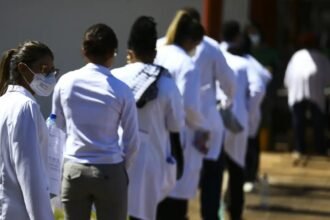 Senado decide nesta quarta futuro da 'OAB da Medicina'