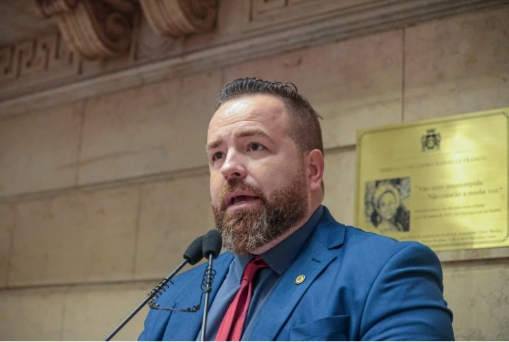 Leniel Borel alerta para violência e defende detectores de metais nas instituições de ensino