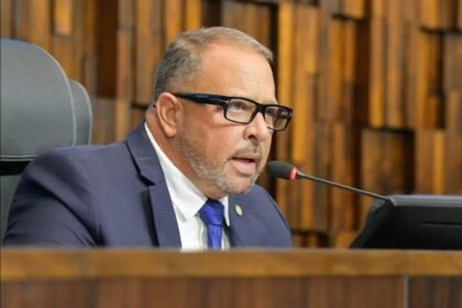 Delaroli entra em cena e salva municípios: Paes recua para não travar a saúde no interior