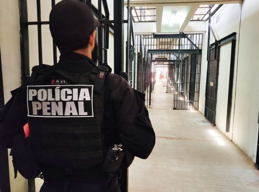 Castro sanciona gratificação de 20% para policiais penais do Rio