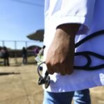 Senado aprova ‘OAB da Medicina’ e pode barrar novos médicos no Brasil