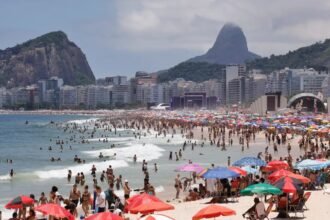 Câmara do Rio vota projeto para fechar brecha e garantir sol nas praias