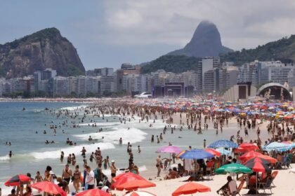 Câmara do Rio vota projeto para fechar brecha e garantir sol nas praias
