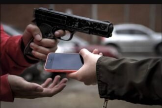 Roubo de celular pode virar crime com pena de até 14 anos