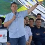 Tarcísio conclama direita a se unir em torno de Flávio Bolsonaro