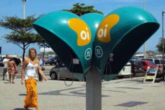 Fim da linha: cerca de 3 mil orelhões que ainda restam do Rio começam a ser arrancados das ruas