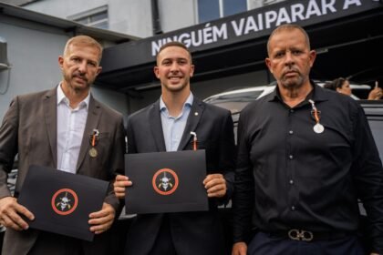 Presidente da Alerj recebe medalha do Bope