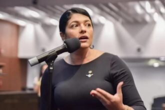 Sem flores, só pólvora: vereadora mal esquentou a cadeira e já mira contratos da prefeitura