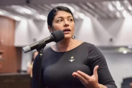 Sem flores, só pólvora: vereadora mal esquentou a cadeira e já mira contratos da prefeitura