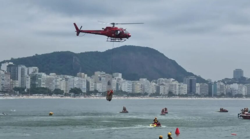 Réveillon é marcado por mais de mil salvamentos no mar do Rio