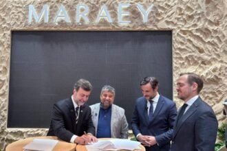 Maricá firma acordos bilionários na maior feira de turismo do mundo