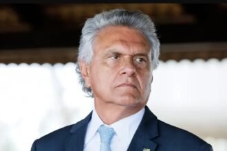 União Brasil se aproxima de Flávio Bolsonaro e Caiado rompe para manter corrida ao Planalto