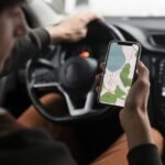 Waze ou Google Maps? Saiba qual aplicativo não te manda para área de risco e ainda te livra de multas