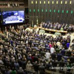 Reforma do serviço público vira bomba-relógio no Congresso prestes a explodir em fevereiro