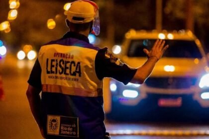 Lei Seca terá 50 blitzes no Carnaval e vai fiscalizar motoristas de carros alegóricos