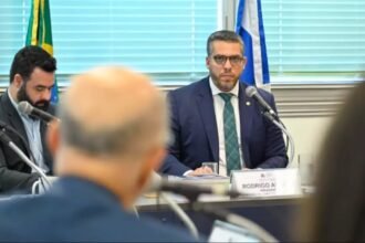 Voto aberto e fim da regra de 6 meses: Alerj define eleição para mandato-tampão no Rio