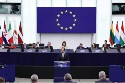 Parlamento Europeu endurece política migratória e abre caminho para deportações