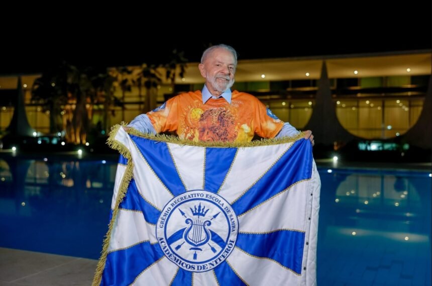 Oposição aciona Justiça e TSE para barrar desfile de Carnaval que homenageia Lula