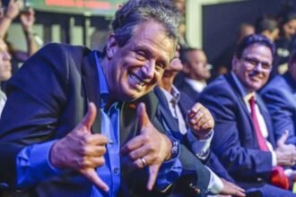 Medalha Tiradentes para o presidente do Flamengo