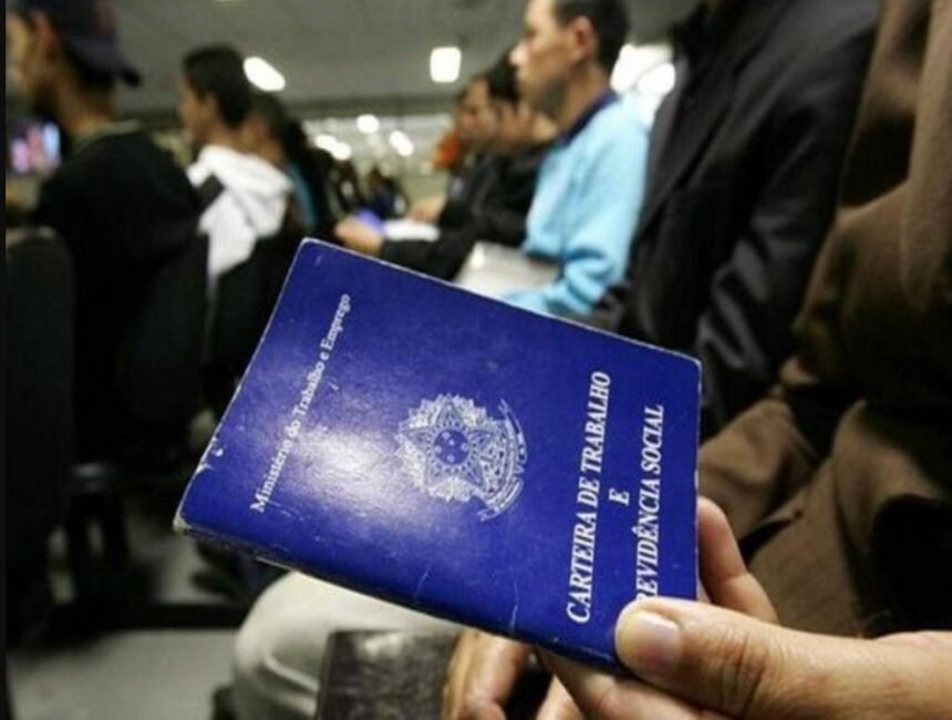 FecomercioSP alerta: PEC da jornada pode gerar inflação e desemprego sem desoneração da folha